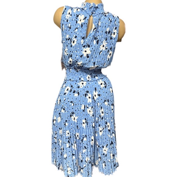 Nanette Lepore Retro Blue Floral Pleated Dress Sz 10 NEW NWT - Picture 2 of 2